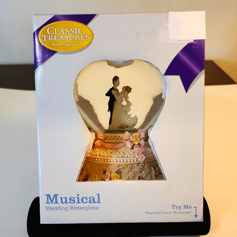 Classic Treasures Musical Water Globe  New